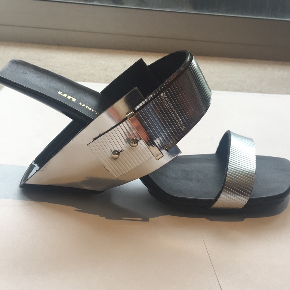 sandals - Picture 5 of 5